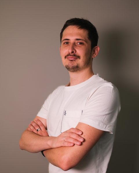 Nicolas Carrara, Fondateur d'Eggtrackr, développeur et éleveur de volailles